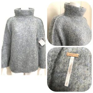 New Free People Cropped oversized high neck boucle chunky knit Sweater P/S